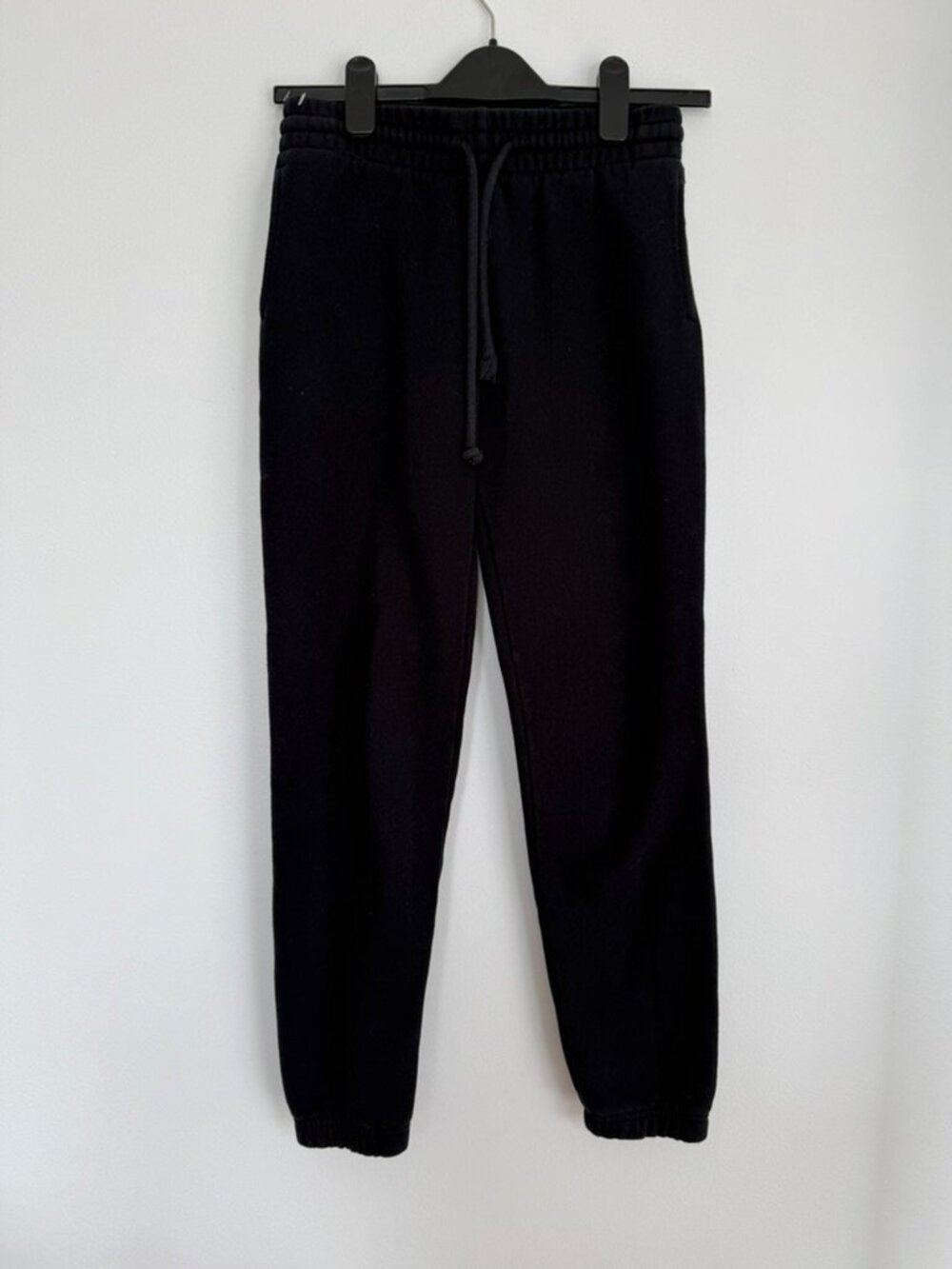 $78 RETAIL – Aritzia TNA Cozy Fleece Perfect Sweatpants Black XS Joggers - Picture 2 of 9